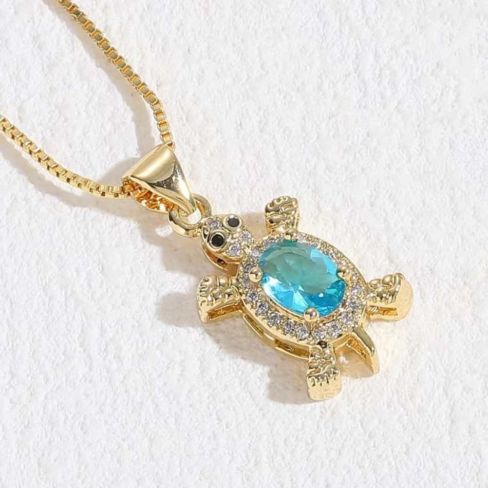 Bijoux personnalisés OEM série océan, mignon cristal Zircon tortue collier plaqué cuivre tortue de mer pendentif chaîne à maillons fête pour femmes