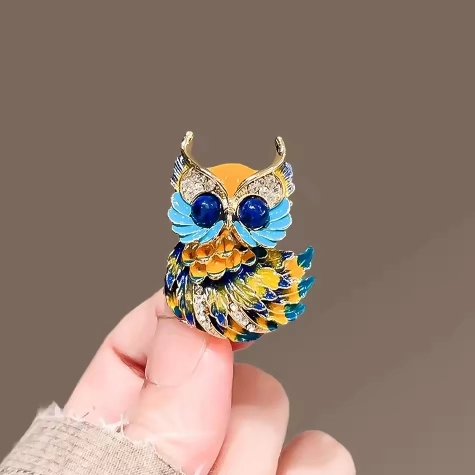 En gros, adorable broche en alliage de hibou peint en &eacute;mail, accessoire &eacute;l&eacute;gant pour hommes et femme