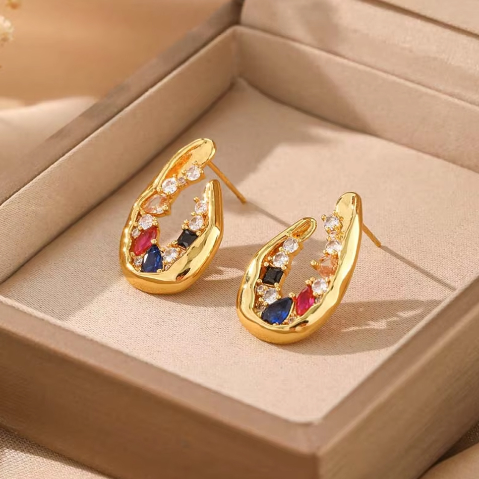 Boucles d'oreilles en laiton pour femmes, bijoux personnalisés OEM, forme géométrique, luxe, décoration en Zircon, petites boucles d'oreilles fines, à la mode, or 18K