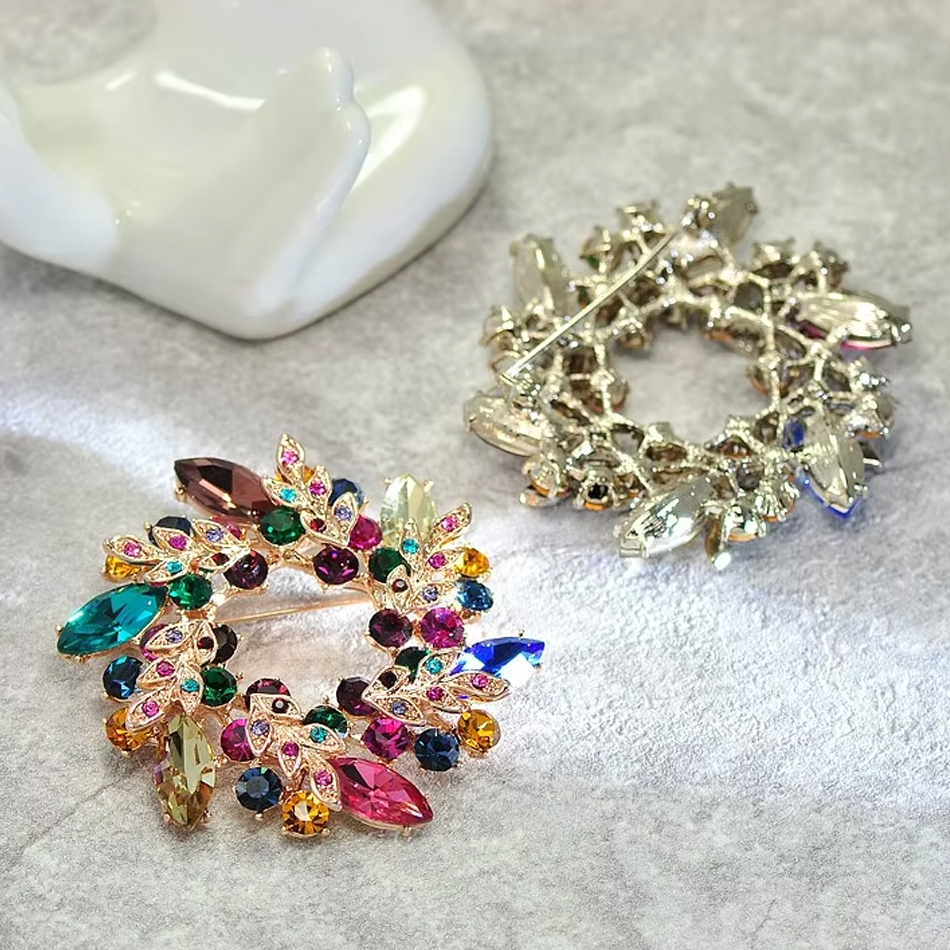 Broche en cristal sur mesure en alliage de Zinc plaqué avec strass diamant corail-pour fête de mariage, fiançailles ou cadeau
